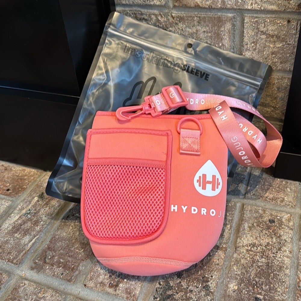 New hydrojug sleeve in pink
